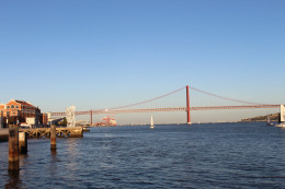 LEILÃO SOLIDÁRIO NO RIO TEJO